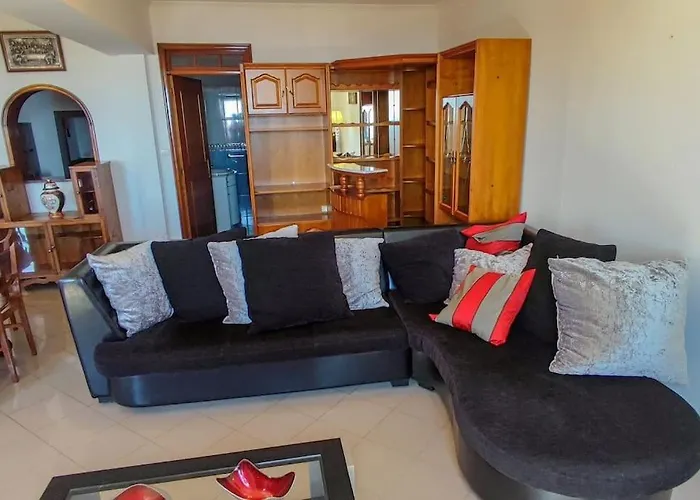 The Funny And Relax With Terrace & View Arco da Calheta (Madeira)