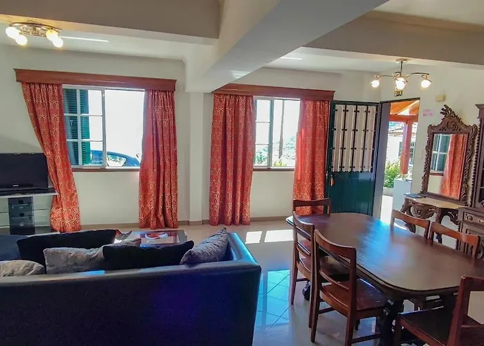 The Funny And Relax With Terrace & View * Arco da Calheta (Madeira)