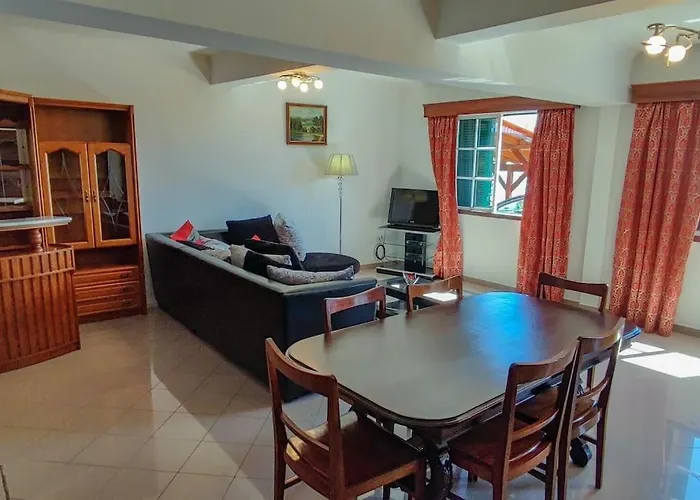 Daire The Funny And Relax With Terrace & View Arco da Calheta (Madeira)